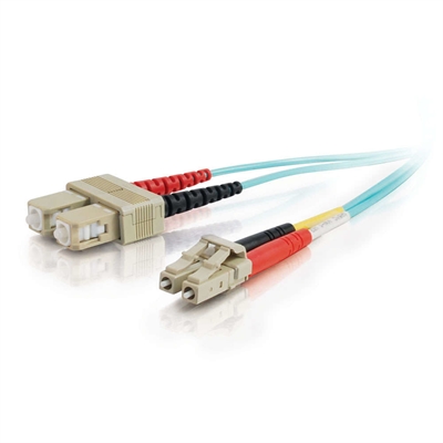 C2g 85532 C2G LC-SC 10Gb 50/125 OM3 Duplex Multimode PVC Fiber Optic Cable (LSZH) - Cable de red - modo múltiple SC (M) a LC de modos múltiples (M) - 2 m - fibra óptica - impresión a dos caras - 50/125 micras - OM3 - sin halógenos - agua