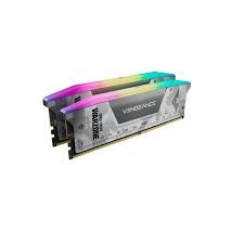 Corsair CMH32GX5M2B6000Z30W-WZ La memoria CORSAIR VENGEANCE RGB DDR5 para AMD ofrece un rendimiento DDR5, mayores frecuencias y más capacidades optimizadas para placas base AMD® e Intel®, mientras que ilumina su PC con una iluminación RGB dinámica y direccionable individualmente en diez zonas.