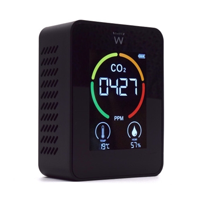 Ewent EW2420 El detector de CO2 EWENT EW2420, informa con precisión y en tiempo real el estado de la concentración de CO2, la calidad del aire, la temperatura y la humedad instantánea.Detección de calidad de la calidad del aire, temperatura y humedad. Posee sensores independientes NDIR para la medición de CO2, la temperatura, la humedad, y sensor de dispersión láser para la calidad de aire.Nuestro EWENT EW2420 dispone de una pantalla con indicación sencilla que nos informa de un solo vistazo la calidad del aire, temperatura y humedad. Al mismo tiempo, podemos comprobar lo perjudicial del CO2 instantaneamente mediante unos indicadores de colores mediante una forma intuitiva.El medidor de CO2 EWENT EW2420 es capaz de medir con precisión la calidad del aire. Para ello, detecta la presencia de CO2 en un espacio cerrado y, por tanto, la necesidad de ventilación en caso de que haya un exceso de dióxido de carbono. Con la situación actual, es un aparato indispensable para controlar y evitar la sobreexposición a la presencia del virus.Este detector EWENT de CO2 registra el dióxido de carbono en partes por millón (ppm) y nos avisa cuando la concentración de CO2 está por encima de los mínimos de calidad del aire permitidos.Este detector de CO2 EWENT EW2420 esta pensado para ser utilizado tanto en habitaciones como habitáculos reducidos Su diseño portátil lo hace indispensable para su uso en cualquier lugar.CARACTERÍSTICASColor de la carcasa: NegroPantalla incorporada: SiFunciones de medición: Dióxido de carbono (CO2)Medición de temperatura: SiRango de medición de la temperatura: 0 - 50 °CMedición de humedad: SiRango de medición de humedad: 0 - 99%Cantidad por paquete: 1 pieza(s)PESO Y DIMENSIONESPeso: 150 g