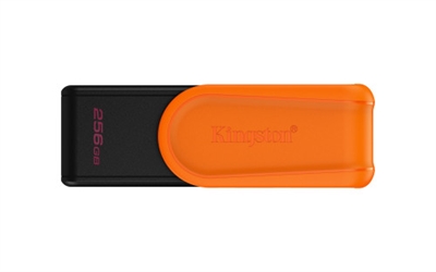 Kingston DTXS/256GB con tapón giratorio en colores llamativosKingston DataTraveler® Exodia™ S es una solución de almacenamiento básica compatible con USB 3.2 Gen 1 para portátiles, equipos de sobremesa y otros dispositivos digitales. DT Exodia S permite transferencias rápidas y el almacenamiento de documentos, vídeo, música y más. Con capacidades de hasta 512GB*, DT Exodia S cuenta con un tapón giratorio en diversos colores. Su diseño la convierte en una útil solución de almacenamiento para el trabajo, el estudio o el hogar. DT Exodia S cuenta con una garantía de cinco años, soporte técnico gratuito y la legendaria fiabilidad de Kingston®.Diseño dinámicoEl tapón giratorio permite un acceso sencillo y proteger el conector USB.Exclusivas y prácticasEsta colorida solución de almacenamiento compatible con USB 3.2 Gen 1 permite transferencias de datos sencillas.