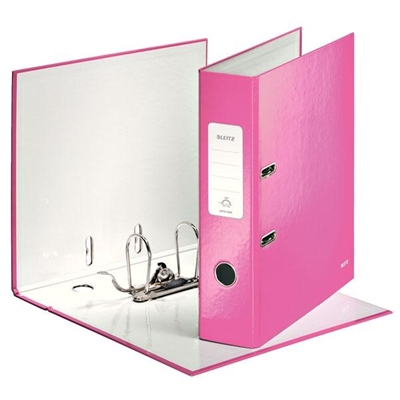 Leitz 10050123 Archivador De Palanca Con Rado Formato A4 Y Lomo De 80 Mm. Esta Fabricado En Carton Forrado De Papel Plastificado Color Fucsia Metalizado. Mecanismo De Precision De 180? Patentado Con Un 50 % Mas De Apertura Para Un Tiempo De Archivo Un 20 % Mas Rapido. Innovador Tarjetero De Color. Etiqueta Y Ollao En El Lomo.
