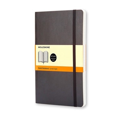 Moleskine QP617 Cuaderno Con Cubierta Dura De Carton Color Negro Y Encuadernacion Cosida. Dise?O Con Puntas Redondeadas. Medidas 13 X 21 Cm. Contiene 240 Paginas De 70 G Libres De Cloro. Cuadricula 5X5. Incluye Un Marcador De Paginas Cierre Con Goma Elastica Y Bolsillo Interior Con Fuelle.