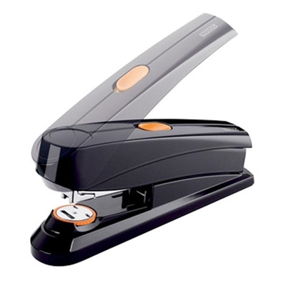 Novus 020-1673 Grapadora Metalica Con Carcasa De Plastico Color Negro. Es Compatible Con Grapas 24/8. Profundidad De 65 Mm. Dispone De Diferentes Tipos De Grapado: Abierto Y Cerrado Y Su Capacidad Es De Hasta 50 Hojas. Sistema De Grapado En  Bypass Para Grapar De 2 Hasta 50 Hojas Sin Tener Que Cambiar Las Grapas 24/8. Incluye Caja De 1000 Grapas 24/8.