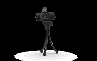 Nox NXKROMKAM Kam1080P HD WEB CAMKamKrom Kam es una compacta webcam FHD de 1080 píxeles con micrófono integrado perfecta para sesiones de streamings y también videoconferencias de trabajo.Definición FHDLa cámara web Krom Kam es la solución perfecta para aquellos streamers que quieren mejorar sus sesiones en directo. Ofrece una resolución Full HD de 1920 x 1080 megapíxeles, lo que la convierte también en el mejor aliado para videollamadas de trabajo o estudio, otorgando un aspecto más profesional gracias a una imagen bien definida con colores naturales y luminosos.Micrófono integradoKrom Kam brinda una buena calidad de vídeo, pero también de audio gracias a su micrófono integrado, que brinda audio estéreo: imágenes nítidas y un sonido claro en las principales plataformas de videollamadas, oyéndose tu voz de forma natural, como si estuvieras allí.Gran versatilidadKrom Kam incluye también un resistente trípode de metal, regulable en altura, que facilita mantener la webcam siempre en la correcta posición para las distintas grabaciones o emisiones en directo.Además, Krom Kam se adapta a tu pantalla de ordenador o del portátil cómodamente gracias a su base de sujeción. Su estructura, además, permite posicionarla fácilmente y girarla tanto en horizontal como en vertical.Privacidad aseguradaKrom Kam incorpora una tapa de privacidad para proteger la intimidad cuando no se esté utilizando, de modo que evita cualquier posible ataque enemigo gracias a su cubierta deslizante que se abre y se cierra sin apenas esfuerzo.Alta compatibilidadSe trata de una webcam de intuitivo y sencillo manejo, cuya instalación no requiere nada especial. Basta con conectarla al equipo a través del USB, ya sea este un PC, un portátil o un ordenador MAC, y se instalará automáticamente. Krom Kam es compatible tanto con los diferentes sistemas operativos más comunes: Windows, Android, Mac y Linux.
